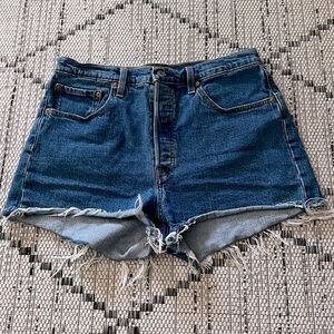Levi’s 501 Button Fly Cutoff Shorts Size 32